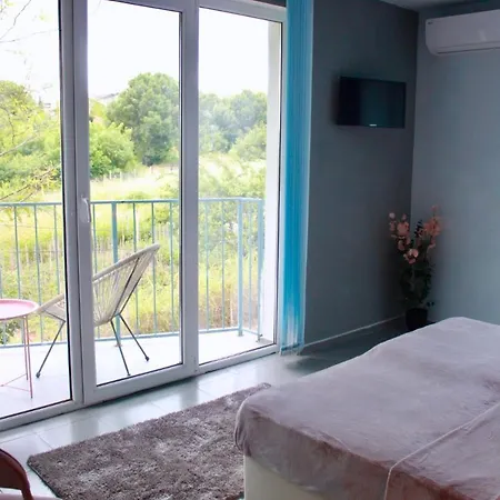 Sunset Art Front Къща за гости