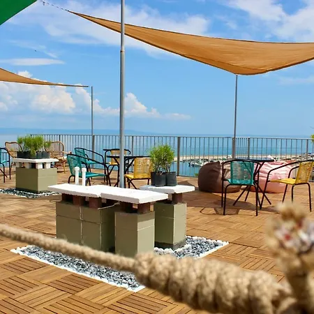 Къща за гости Sunset Art Front