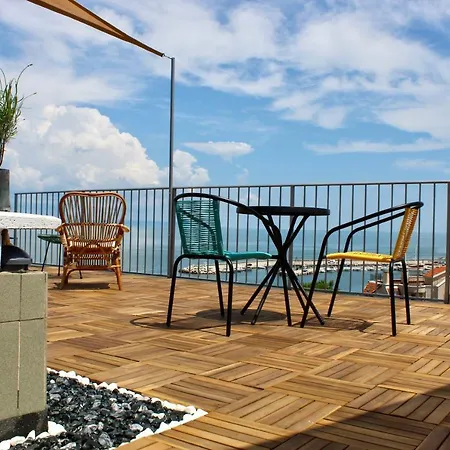 Къща за гости Sunset Art Front