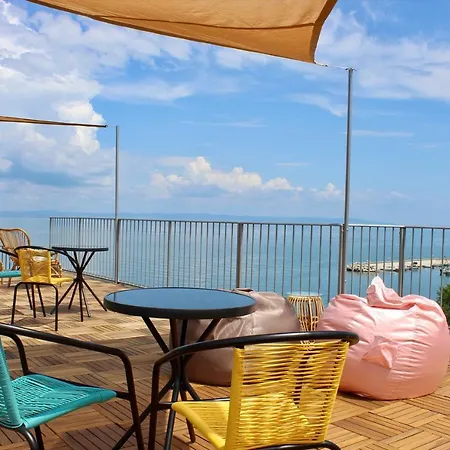 Къща за гости Sunset Art Front 4*