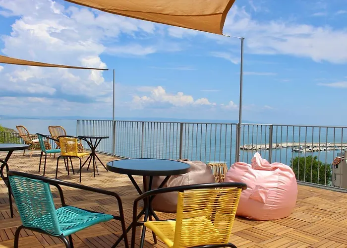 Гостевой дом Sunset Art Front 4*